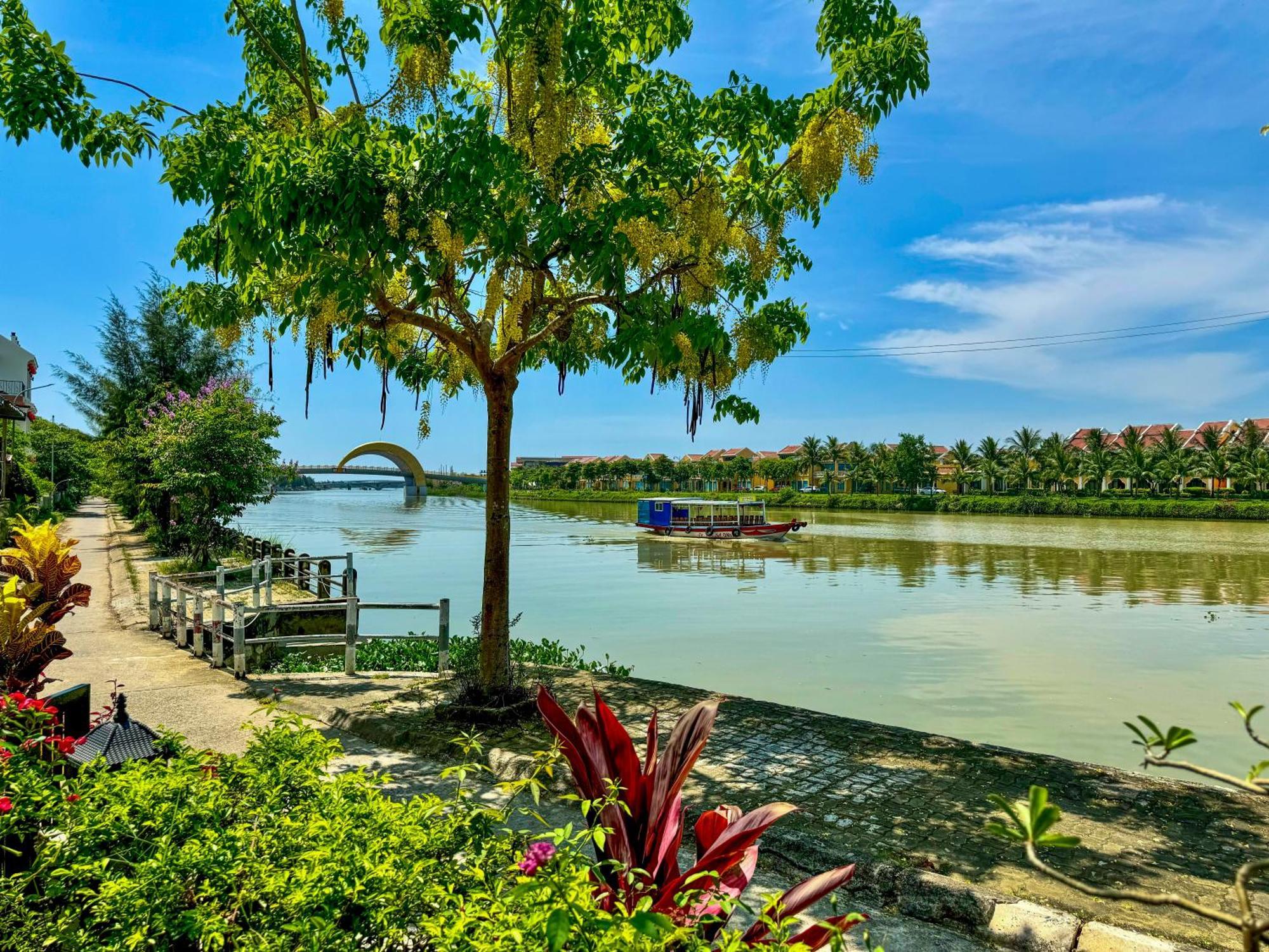 Riverside White House Hotel Hoi An Exteriör bild